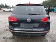 ✅ 2016 Volkswagen Touareg Lux • VIN: WVGEF9BP0GD011369 • Lot: 43772482. Listed on IAAI with 39,681 mi. Free auction sales archive from the USA and detailed vehicle history report at DreamBid. Image 17.