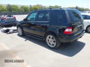 ✅ 2004 Mercedes-Benz M 500 • VIN: 4JGAB75E74A493697 • Lot: 42653451. Wystawiony na IAAI z przebiegiem 158 269 mil. Bezpłatny archiwum sprzedaży aukcyjnych z USA i szczegółowy raport historii pojazdu na DreamBid. Zdjęcie 3.