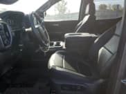 ✅ 2021 Chevrolet Silverado 1500 LT Trail Boss • VIN: 1GCPYFED6MZ337814 • Lot: 74052234. Wystawiony na Copart z przebiegiem 19 746 mil. Bezpłatny archiwum sprzedaży aukcyjnych z USA i szczegółowy raport historii pojazdu na DreamBid. Zdjęcie 7.