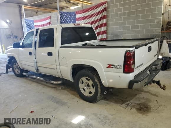 ✅ 2004 Chevrolet Silverado 1500 LS • VIN: 2GCEK13T041419603 • Lot: 57208774. Wystawiony na Copart z przebiegiem 179 514 mil. Bezpłatny archiwum sprzedaży aukcyjnych z USA i szczegółowy raport historii pojazdu na DreamBid. Zdjęcie 2.