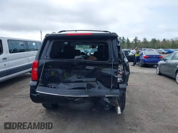 2020 Chevrolet Tahoe Premier z VIN 1GNSKCKJ4LR126699, wystawiony jako IAAI lot #39217949 z przebiegiem 83 245 mil mil oraz . Historia ofert i sprzedaży dostępna na DreamBid. Obrazek 12.