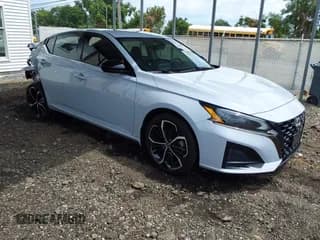 ✅ 2023 Nissan Altima SR • VIN: 1N4BL4CW9PN326762 • Lot: 42993113. Listed on IAAI with 17,775 mi. Free auction sales archive from the USA and detailed vehicle history report at DreamBid. Image 1.