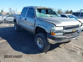✅ 2002 Chevrolet Silverado 2500HD LT • VIN: 1GCHK231X2F221523 • Lot: 41595722. Wystawiony na IAAI z przebiegiem 235 206 mil. Bezpłatny archiwum sprzedaży aukcyjnych z USA i szczegółowy raport historii pojazdu na DreamBid. Zdjęcie 1.