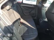 ✅ 2010 Volkswagen Jetta SE • VIN: 3VWRZ7AJ6AM118272 • Lot: 81830615. Wystawiony na Copart z przebiegiem 220 682 mil. Bezpłatny archiwum sprzedaży aukcyjnych z USA i szczegółowy raport historii pojazdu na DreamBid. Zdjęcie 10.