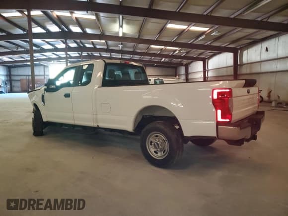✅ 2022 Ford F-250 XL • VIN: 1FT7X2B69NEF32932 • Lot: 58431385. Listed on Copart with 84,700 mi. Free auction sales archive from the USA and detailed vehicle history report at DreamBid. Image 2.