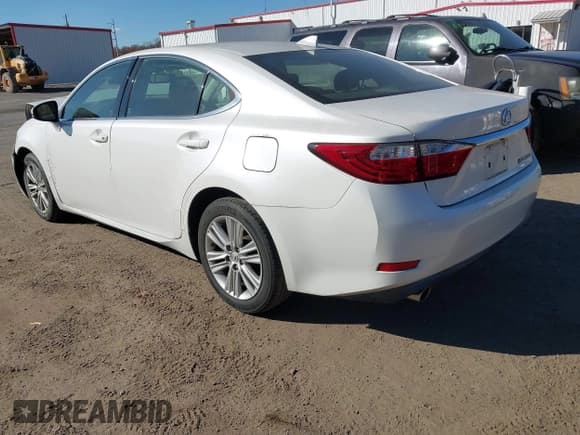 ✅ 2015 Lexus ES 330 • VIN: JTHBK1GG5F2180843 • Lot: 43684977. Listed on IAAI with 84,552 mi. Free auction sales archive from the USA and detailed vehicle history report at DreamBid. Image 3.