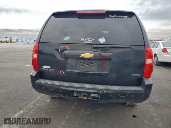 ✅ 2012 Chevrolet Tahoe LT • VIN: 1GNSCBE03CR231101 • Lot: 94236405. Wystawiony na Copart z przebiegiem 236 099 mil. Bezpłatny archiwum sprzedaży aukcyjnych z USA i szczegółowy raport historii pojazdu na DreamBid. Zdjęcie 6.