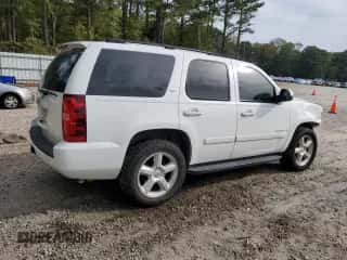 2007 Chevrolet Tahoe LTZ с VIN 1GNFC13007R183609, выставлен на аукционе Copart как лот 81827535 с пробегом 233 431 миль миль и Списание • Salvage title. История ставок и продаж доступна на DreamBid. Изображение 3.