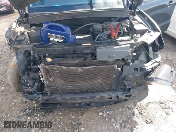 ✅ 2010 Hyundai Santa Fe GL • VIN: 5NMSG3AB2AH379610 • Lot: 41636140. Listed on IAAI with 154,539 mi. Free auction sales archive from the USA and detailed vehicle history report at DreamBid. Image 6.