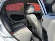 ✅ 2013 Ford Fiesta SE • VIN: 3FADP4EJ2DM109977 • Лот: 69822935. Опубликован ранее на Copart с пробегом 71 501 миль. Бесплатный доступ к архиву аукционных продаж из США и подробный отчёт об истории автомобиля на DreamBid. Изображение 6.