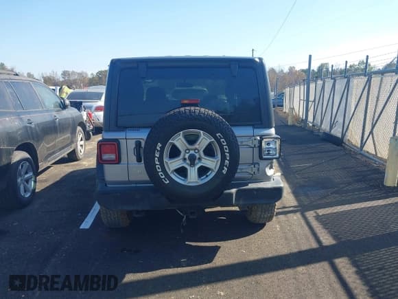✅ 2019 Jeep Wrangler Sport S • VIN: 1C4GJXAG9KW621690 • Lot: 43649676. Listed on IAAI with 38,778 mi. Free auction sales archive from the USA and detailed vehicle history report at DreamBid. Image 17.