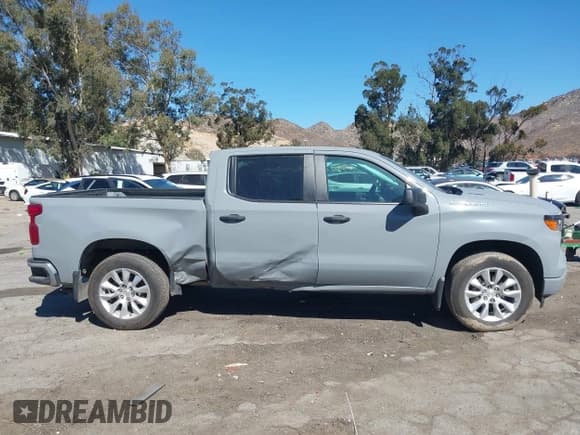 ✅ 2024 Chevrolet Silverado 1500 Custom • VIN: 3GCPABEK3RG402752 • Лот: 43476872. Опубликован ранее на IAAI с пробегом 9 127 миль. Бесплатный доступ к архиву аукционных продаж из США и подробный отчёт об истории автомобиля на DreamBid. Изображение 13.