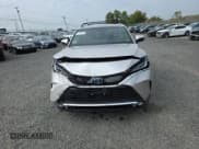 ✅ 2023 Toyota Venza LE • VIN: JTEAAAAH2PJ120393 • Lot: 90644055. Wystawiony na Copart z przebiegiem 59 837 mil. Bezpłatny archiwum sprzedaży aukcyjnych z USA i szczegółowy raport historii pojazdu na DreamBid. Zdjęcie 5.