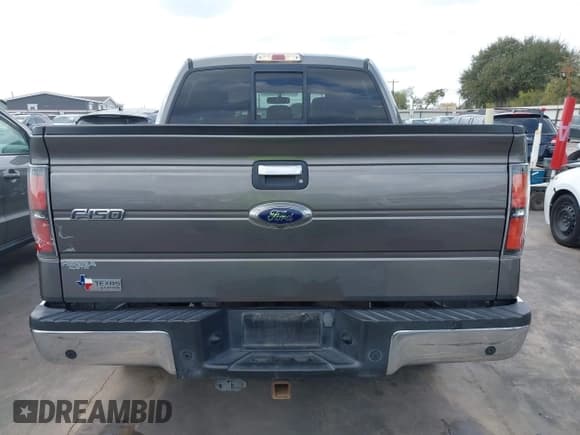✅ 2014 Ford F-150 XL • VIN: 1FTFW1CT7EFB84345 • Lot: 43524126. Listed on IAAI with 133,064 mi. Free auction sales archive from the USA and detailed vehicle history report at DreamBid. Image 16.