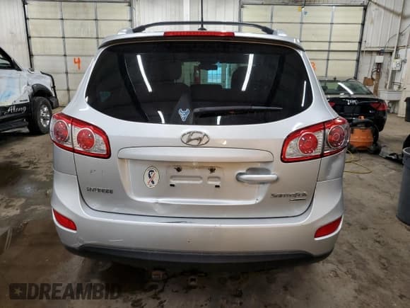 ✅ 2011 Hyundai Santa Fe SE • VIN: 5XYZHDAG1BG049496 • Lot: 77845194. Listed on Copart with 193,323 mi. Free auction sales archive from the USA and detailed vehicle history report at DreamBid. Image 6.