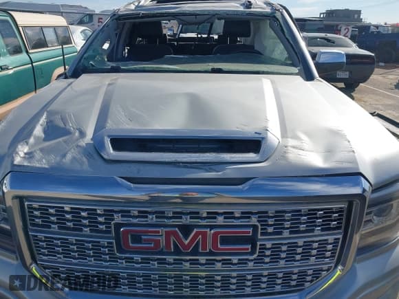 ✅ 2017 GMC Sierra 1500 Denali • VIN: 3GTU2PEC2HG437299 • Lot: 43609455. Listed on IAAI with Not provided. Free auction sales archive from the USA and detailed vehicle history report at DreamBid. Image 10.