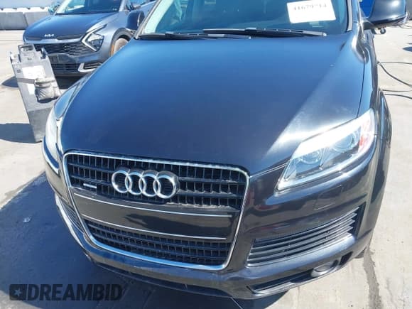 ✅ 2007 Audi Q7 Premium • VIN: WA1EV74L77D069608 • Lot: 41679714. Wystawiony na IAAI z przebiegiem 129 954 mil. Bezpłatny archiwum sprzedaży aukcyjnych z USA i szczegółowy raport historii pojazdu na DreamBid. Zdjęcie 6.