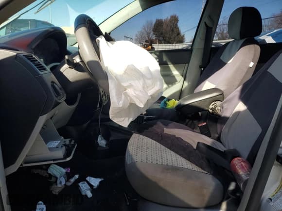 ✅ 2006 Ford Focus S • VIN: 1FAHP34N46W219609 • Lot: 92470025. Wystawiony na Copart z przebiegiem Nie podano. Bezpłatny archiwum sprzedaży aukcyjnych z USA i szczegółowy raport historii pojazdu na DreamBid. Zdjęcie 7.