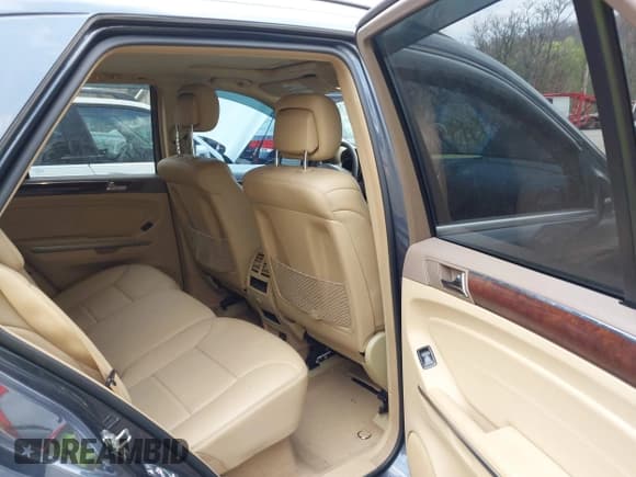 ✅ 2011 Mercedes-Benz M 350 • VIN: 4JGBB2FB6BA740393 • Лот: 42072403. Опубликован ранее на IAAI с пробегом 101 683 миль. Бесплатный доступ к архиву аукционных продаж из США и подробный отчёт об истории автомобиля на DreamBid. Изображение 8.