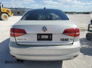 ✅ 2015 Volkswagen Jetta SE • VIN: 3VWD07AJ3FM277990 • Лот: 53229895. Опубликован ранее на Copart с пробегом 207 427 миль. Бесплатный доступ к архиву аукционных продаж из США и подробный отчёт об истории автомобиля на DreamBid. Изображение 6.