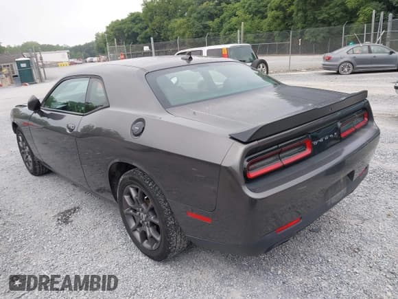 ✅ 2018 Dodge Challenger GT • VIN: 2C3CDZGG8JH322928 • Lot: 42811395. Listed on IAAI with 109,044 mi. Free auction sales archive from the USA and detailed vehicle history report at DreamBid. Image 3.