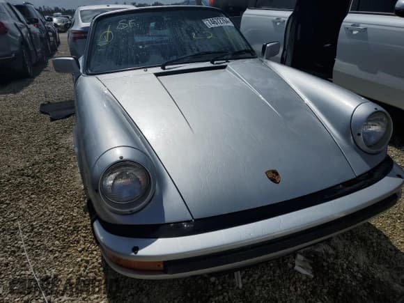 ✅ 1986 Porsche 911 • VIN: WP0EB0917GS161455 • Lot: 74672764. Wystawiony na Copart z przebiegiem 80 076 mil. Bezpłatny archiwum sprzedaży aukcyjnych z USA i szczegółowy raport historii pojazdu na DreamBid. Zdjęcie 5.