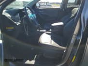 ✅ 2015 Hyundai Santa Fe • VIN: 5XYZU3LA2FG268360 • Лот: 68670762. Опубликован ранее на Copart с пробегом 70 384 миль. Бесплатный доступ к архиву аукционных продаж из США и подробный отчёт об истории автомобиля на DreamBid. Изображение 7.