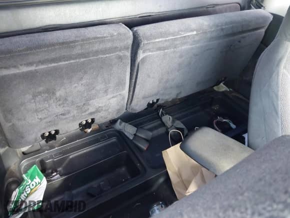 2002 Dodge Dakota SLT with VIN 1B7GL42N12S666975, listed as a IAAI auction lot 40743979 with 137,926 mi miles and . Bid and sale history available at DreamBid. Image 8.