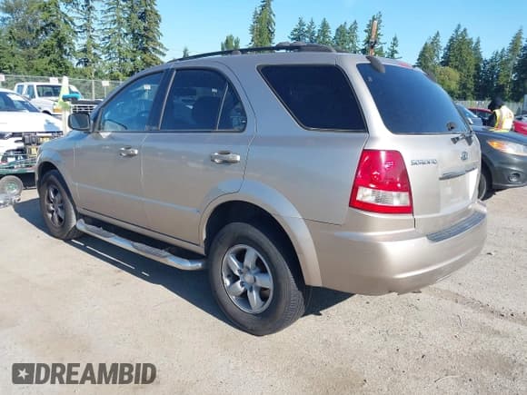 ✅ 2006 Kia Sorento LX • VIN: KNDJD733465543029 • Lot: 42343013. Wystawiony na IAAI z przebiegiem 170 289 mil. Bezpłatny archiwum sprzedaży aukcyjnych z USA i szczegółowy raport historii pojazdu na DreamBid. Zdjęcie 3.