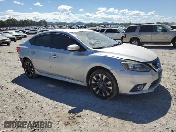 ✅ 2018 Nissan Sentra SR • VIN: 3N1AB7AP7JY206574 • Lot: 84631045. Wystawiony na Copart z przebiegiem 139 505 mil. Bezpłatny archiwum sprzedaży aukcyjnych z USA i szczegółowy raport historii pojazdu na DreamBid. Zdjęcie 4.