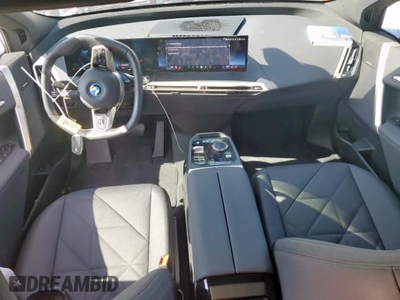 ✅ 2025 BMW iX xDrive50 • VIN: WB523CF07SCU70631 • Лот: 84209425. Опубликован ранее на Copart с пробегом 3 791 миль. Бесплатный доступ к архиву аукционных продаж из США и подробный отчёт об истории автомобиля на DreamBid. Изображение 8.