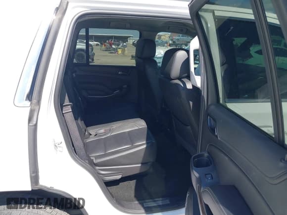 ✅ 2018 Chevrolet Tahoe LT • VIN: 1GNSKBKC1JR376569 • Lot: 43291898. Listed on IAAI with 121,871 mi. Free auction sales archive from the USA and detailed vehicle history report at DreamBid. Image 8.