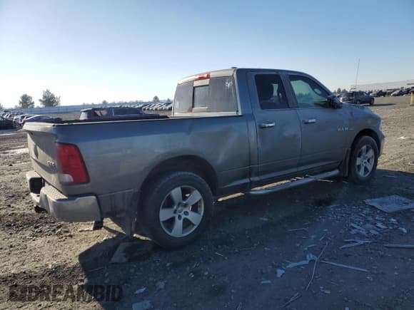 ✅ 2009 Dodge 1500 SLT • VIN: 1D3HV18T59S781504 • Lot: 88242265. Wystawiony na Copart z przebiegiem 182 906 mil. Bezpłatny archiwum sprzedaży aukcyjnych z USA i szczegółowy raport historii pojazdu na DreamBid. Zdjęcie 3.