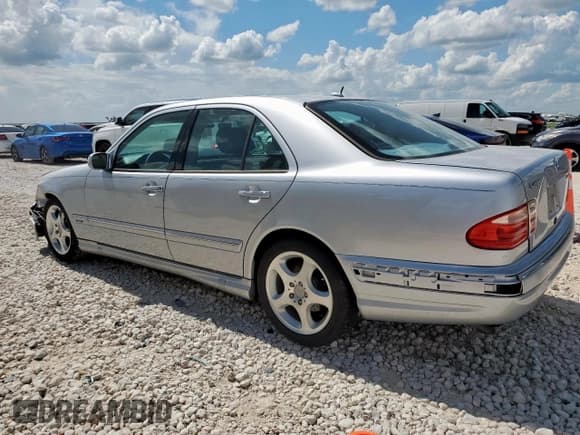 ✅ 2001 Mercedes-Benz E 320 • VIN: WDBJF70J21B298026 • Lot: 62411025. Wystawiony na Copart z przebiegiem 164 925 mil. Bezpłatny archiwum sprzedaży aukcyjnych z USA i szczegółowy raport historii pojazdu na DreamBid. Zdjęcie 2.