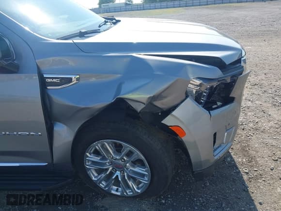 ✅ 2023 GMC Yukon SLT • VIN: 1GKS2BKD9PR210427 • Lot: 42472635. Wystawiony na IAAI z przebiegiem 24 551 mil. Bezpłatny archiwum sprzedaży aukcyjnych z USA i szczegółowy raport historii pojazdu na DreamBid. Zdjęcie 17.