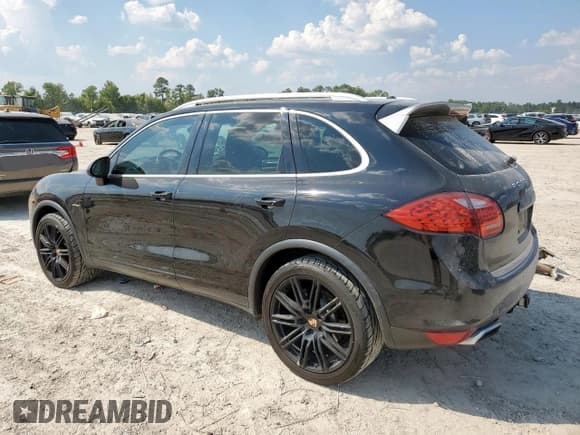 ✅ 2014 Porsche Cayenne Diesel • VIN: WP1AF2A28ELA44721 • Лот: 71779715. Опубликован ранее на Copart с пробегом 164 629 миль. Бесплатный доступ к архиву аукционных продаж из США и подробный отчёт об истории автомобиля на DreamBid. Изображение 2.