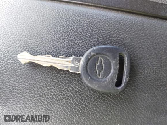 ✅ 2013 Chevrolet Silverado 1500 LTZ • VIN: 3GCUKTE23DG121954 • Lot: 43072374. Wystawiony na IAAI z przebiegiem 100 686 mil. Bezpłatny archiwum sprzedaży aukcyjnych z USA i szczegółowy raport historii pojazdu na DreamBid. Zdjęcie 11.