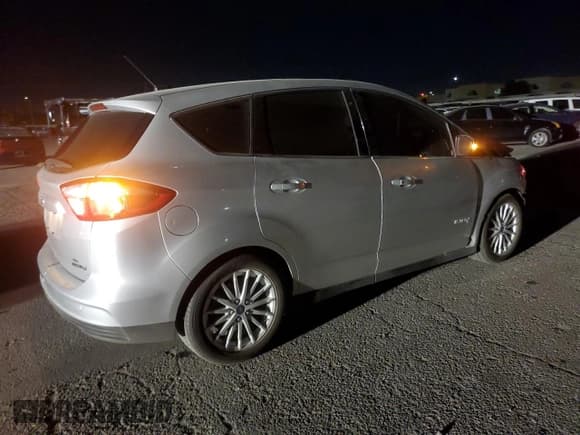 ✅ 2016 Ford C-Max SEL • VIN: 1FADP5BU9GL107430 • Lot: 84292444. Wystawiony na Copart z przebiegiem 225 319 mil. Bezpłatny archiwum sprzedaży aukcyjnych z USA i szczegółowy raport historii pojazdu na DreamBid. Zdjęcie 3.