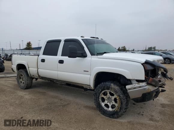 ✅ 2005 Chevrolet Silverado 2500HD LS • VIN: 1GCHK23255F863175 • Lot: 90364075. Wystawiony na Copart z przebiegiem 246 315 mil. Bezpłatny archiwum sprzedaży aukcyjnych z USA i szczegółowy raport historii pojazdu na DreamBid. Zdjęcie 4.