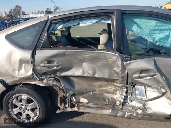 ✅ 2006 Toyota Prius • VIN: JTDKB20U863141777 • Lot: 41427842. Wystawiony na IAAI z przebiegiem 159 387 mil. Bezpłatny archiwum sprzedaży aukcyjnych z USA i szczegółowy raport historii pojazdu na DreamBid. Zdjęcie 17.