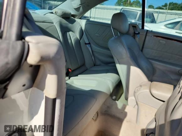 ✅ 2004 Mercedes-Benz CLK 320 • VIN: WDBTJ65J04F108943 • Лот: 65074615. Опубликован ранее на Copart с пробегом 75 593 миль. Бесплатный доступ к архиву аукционных продаж из США и подробный отчёт об истории автомобиля на DreamBid. Изображение 10.