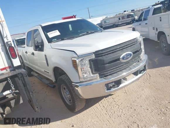 ✅ 2019 Ford F-250 XL • VIN: 1FT7W2BTXKEF78855 • Lot: 42893495. Listed on IAAI with 99,136 mi. Free auction sales archive from the USA and detailed vehicle history report at DreamBid. Image 1.