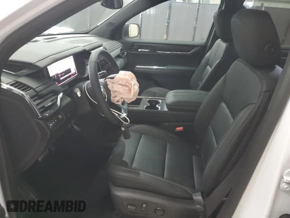 ✅ 2024 GMC Acadia FWD Elevation • VIN: 1GKENKKS2RJ150818 • Lot: 82049834. Wystawiony na Copart z przebiegiem Nie podano. Bezpłatny archiwum sprzedaży aukcyjnych z USA i szczegółowy raport historii pojazdu na DreamBid. Zdjęcie 7.