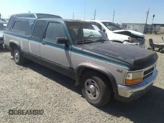 ✅ 1995 Dodge Dakota • VIN: 1B7GL23X3SS151397 • Lot: 42672316. Wystawiony na IAAI z przebiegiem 166 791 mil. Bezpłatny archiwum sprzedaży aukcyjnych z USA i szczegółowy raport historii pojazdu na DreamBid. Zdjęcie 1.