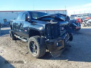 ✅ 2018 Chevrolet Silverado 2500HD LTZ • VIN: 1GC1KWEY1JF291090 • Lot: 43585181. Wystawiony na IAAI z przebiegiem 127 770 mil. Bezpłatny archiwum sprzedaży aukcyjnych z USA i szczegółowy raport historii pojazdu na DreamBid. Zdjęcie 1.