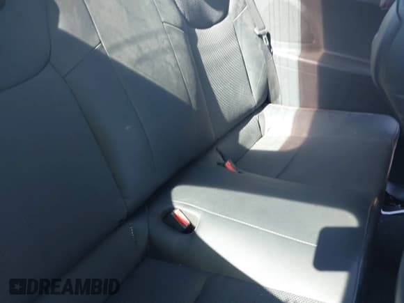 ✅ 2015 Hyundai Genesis Coupe Ultimate • VIN: KMHHU6KJ7FU125042 • Lot: 43406052. Wystawiony na IAAI z przebiegiem 115 252 mil. Bezpłatny archiwum sprzedaży aukcyjnych z USA i szczegółowy raport historii pojazdu na DreamBid. Zdjęcie 8.