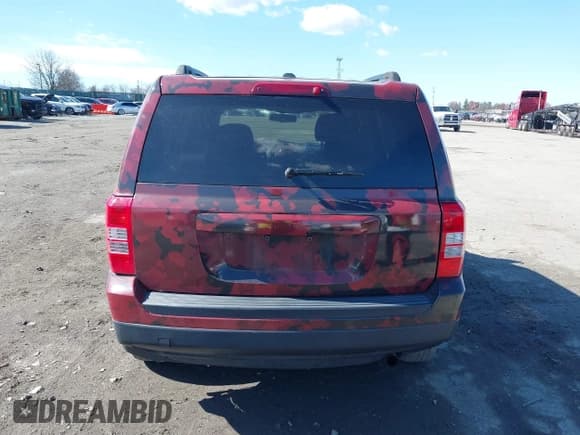 ✅ 2017 Jeep Patriot Sport • VIN: 1C4NJPBA1HD149040 • Lot: 41875505. Listed on IAAI with 124,125 mi. Free auction sales archive from the USA and detailed vehicle history report at DreamBid. Image 16.