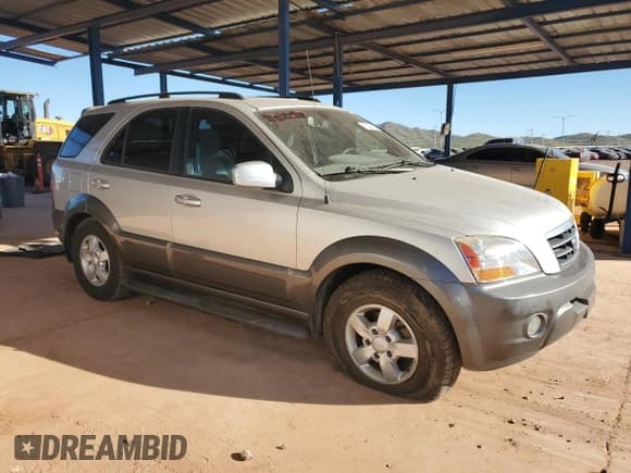 ✅ 2008 Kia Sorento EX • VIN: KNDJD736385832674 • Лот: 90240105. Опубликован ранее на Copart с пробегом 117 975 миль. Бесплатный доступ к архиву аукционных продаж из США и подробный отчёт об истории автомобиля на DreamBid. Изображение 4.