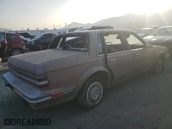 ✅ 1987 Buick Century • VIN: 1G4AH51R9H6422361 • Лот: 82912504. Опубликован ранее на Copart с пробегом 13 514 миль. Бесплатный доступ к архиву аукционных продаж из США и подробный отчёт об истории автомобиля на DreamBid. Изображение 3.