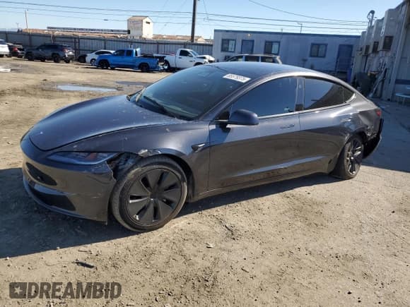✅ 2024 Tesla Model 3 • VIN: 5YJ3E1EA4RF869558 • Lot: 85579375. Wystawiony na Copart z przebiegiem 8 247 mil. Bezpłatny archiwum sprzedaży aukcyjnych z USA i szczegółowy raport historii pojazdu na DreamBid. Zdjęcie 1.